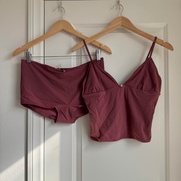 SKIMS Tops - Skims Fits Everybody Picot Cami & Short Set in Beet, size large
